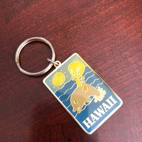 Vintage 1992 Hawaii Tweety Bird Keychain - Picture 1 of 3